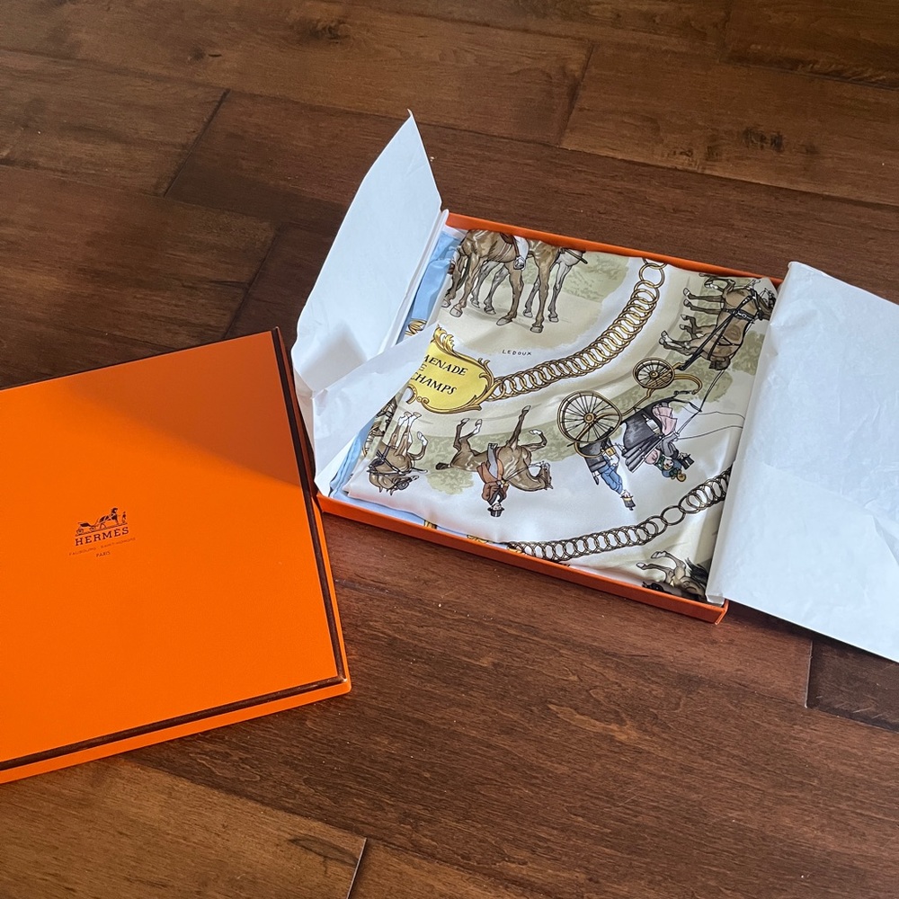 Hermes silk scarf Promenade de Longchamp - Picture 11 of 16